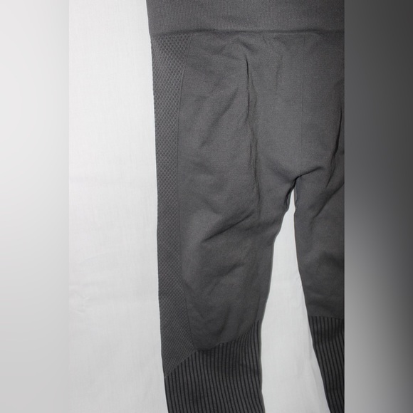 Women’s Zyia Active Seamless Leggings Size Medium - Picture 11 of 13